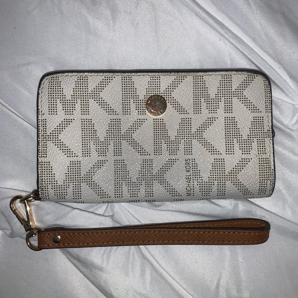 Micheal Kors Wristlet